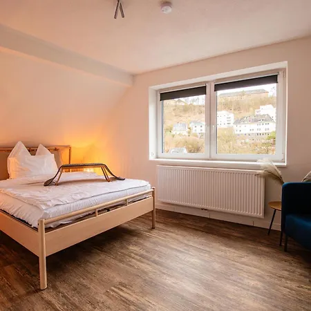 Queensize Bett & Netflix Zentral Daire Idar-Oberstein