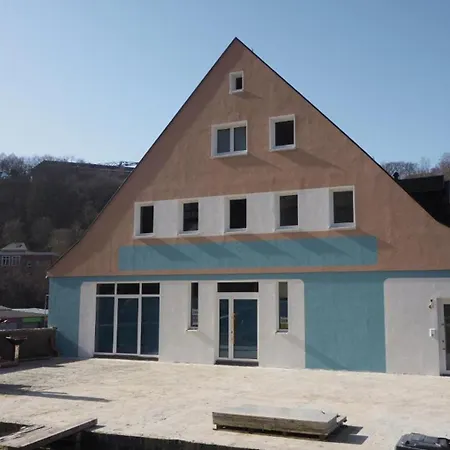 Queensize Bett & Netflix Zentral Idar-Oberstein