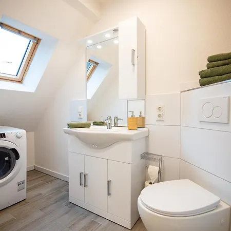 Queensize Bett & Netflix Zentral * Idar-Oberstein